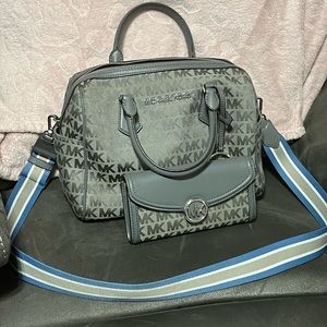 Micheal Kors crossbody handbag and matching wallet set